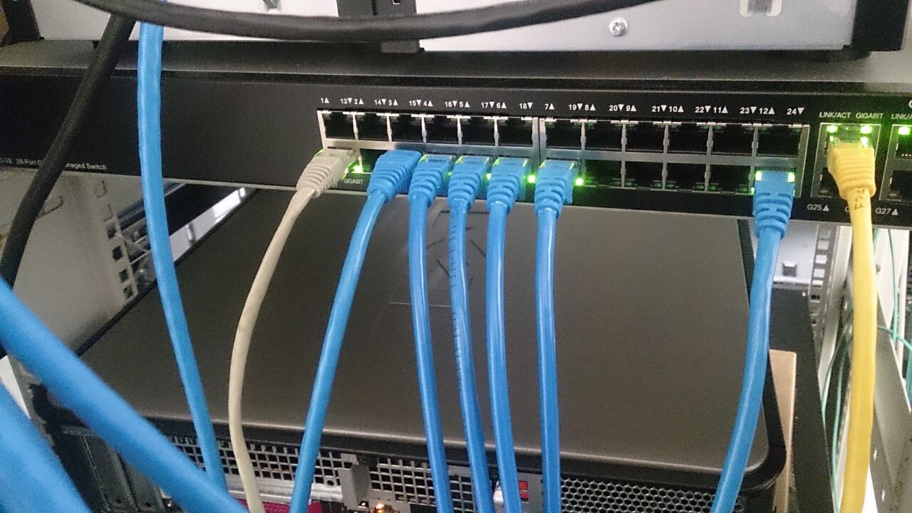 AI interconnects: NVLink, InfiniBand and Ethernet fabrics