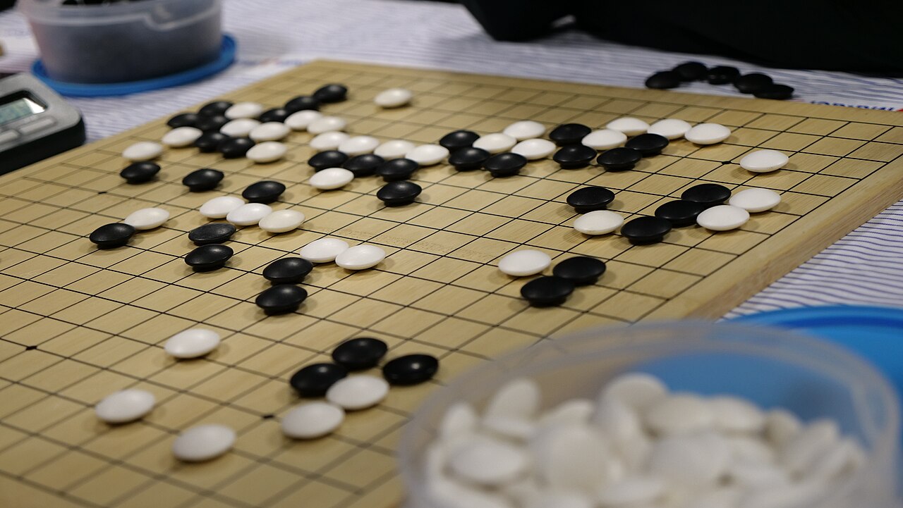 Reinforcement learning: agents, rewards and trial and error